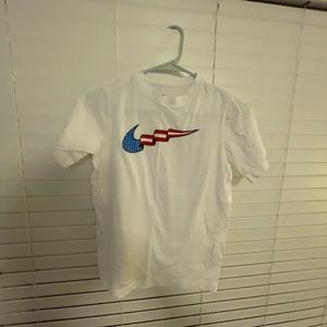 nike white t shirt youth large